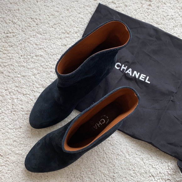 💯 CHANEL navy/black suede booties (38.5 / 8) - Picture 3 of 9